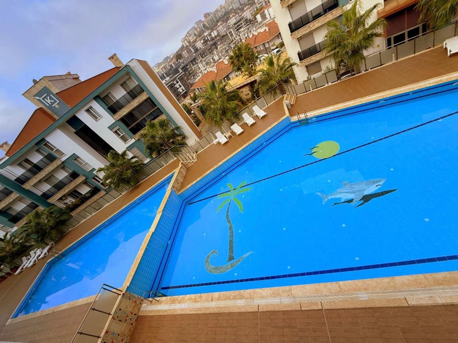 Modern Comfort & Award-Winning Design – 1 Bedroom 2 Bathrooms Gem in Prime Location in Kusadasi !