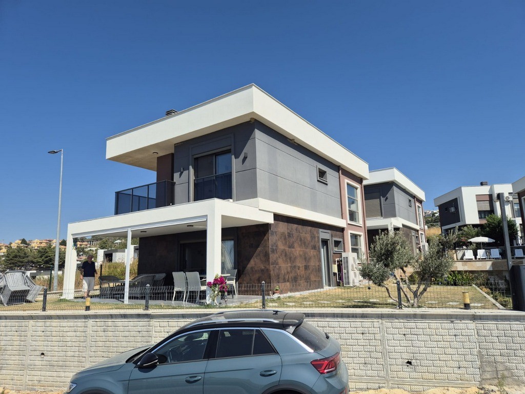 Sea-View Villa for Sale in Kuşadası Soğucak!