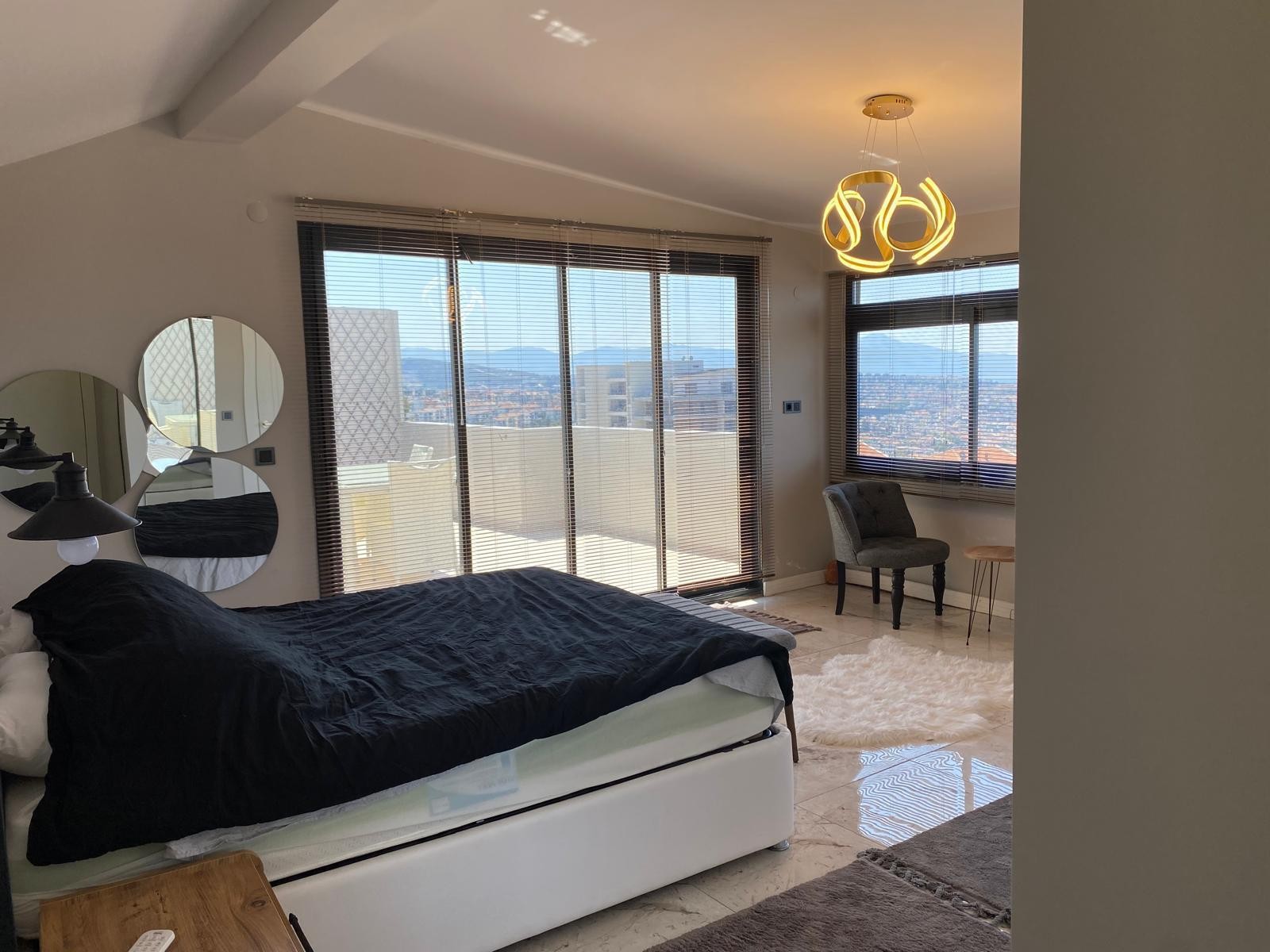MODERN, FULLY FURNISHED 1-BEDROOM APARTMENT WITH PANORAMIC SEA VIEW IN KUŞADASI