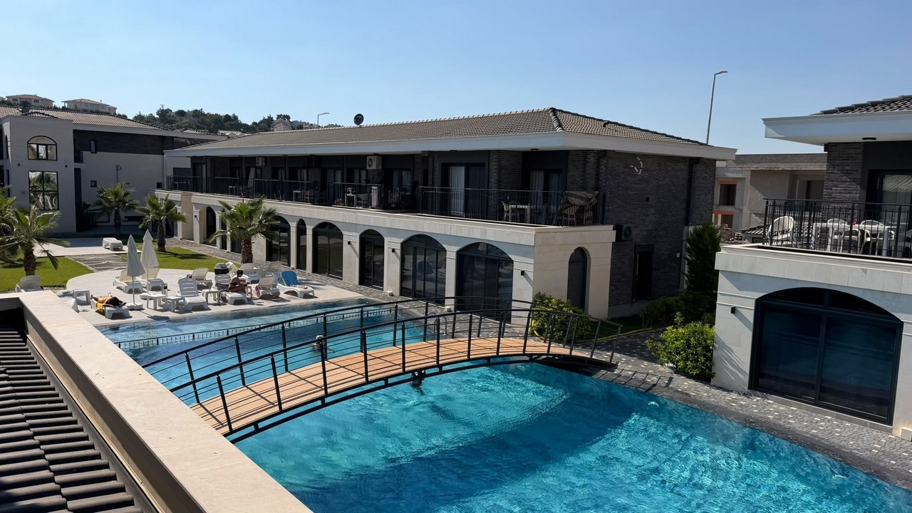 COUNTRY STYLE DESIGNED 2+1 APARTMENT WITH POOL VIEW IN KUŞADASI