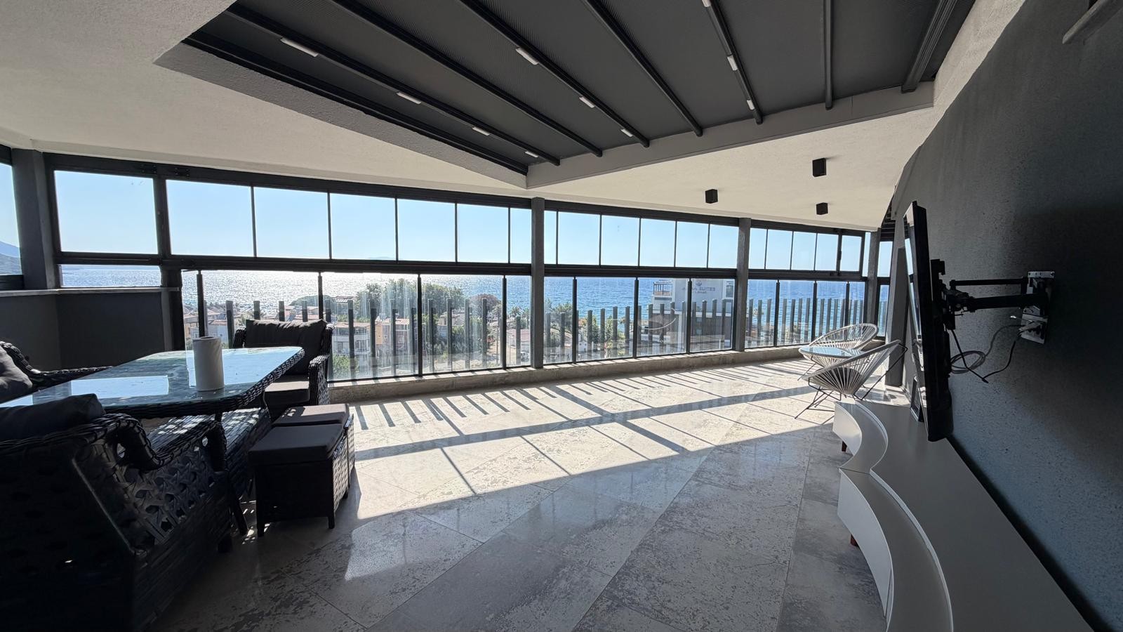 FULLY FURNISHED PENTHOUSE DUPLEX WITH PANORAMIC SEA VIEW IN KUŞADASI GÜZELÇAMLI