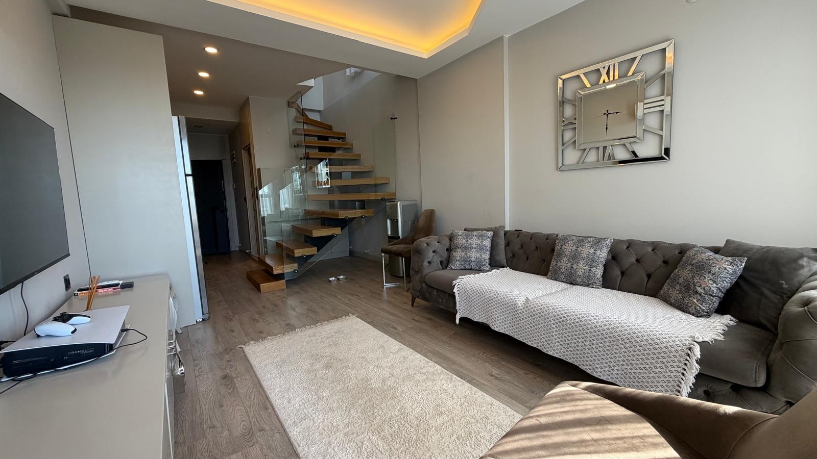 FULLY FURNISHED PENTHOUSE DUPLEX WITH PANORAMIC SEA VIEW IN KUŞADASI GÜZELÇAMLI