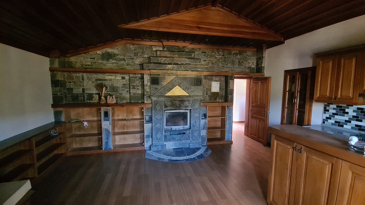 Extraordinary Stone Farm Estate in Şirince – 10,000 m² Private Land | Boutique Hotel License | Exceptional Investment Opportunity