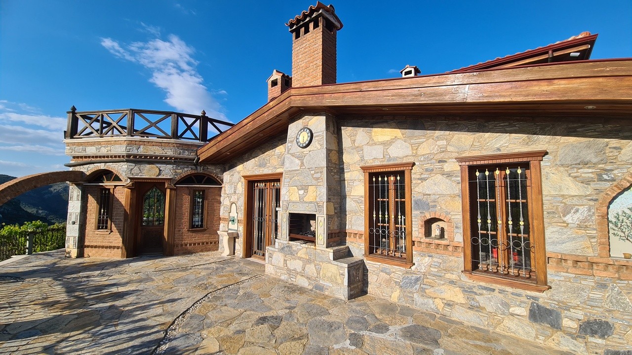 Extraordinary Stone Farm Estate in Şirince – 10,000 m² Private Land | Boutique Hotel License | Exceptional Investment Opportunity