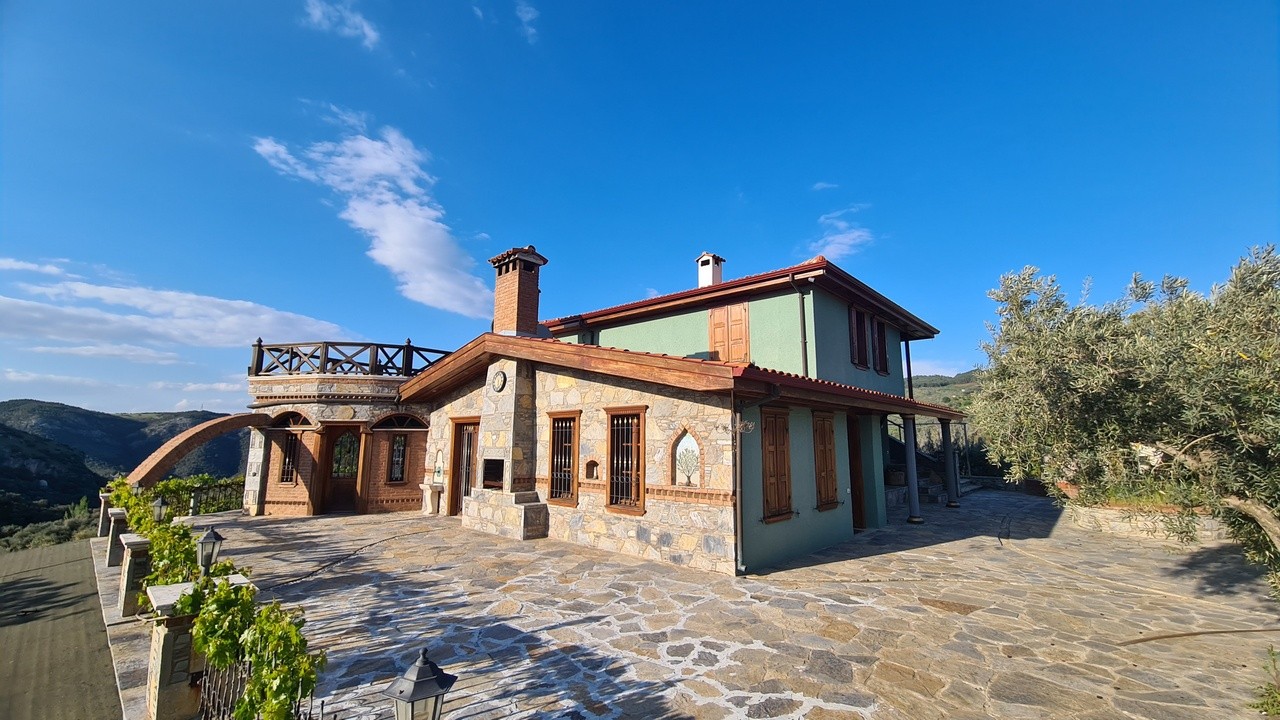Extraordinary Stone Farm Estate in Şirince – 10,000 m² Private Land | Boutique Hotel License | Exceptional Investment Opportunity