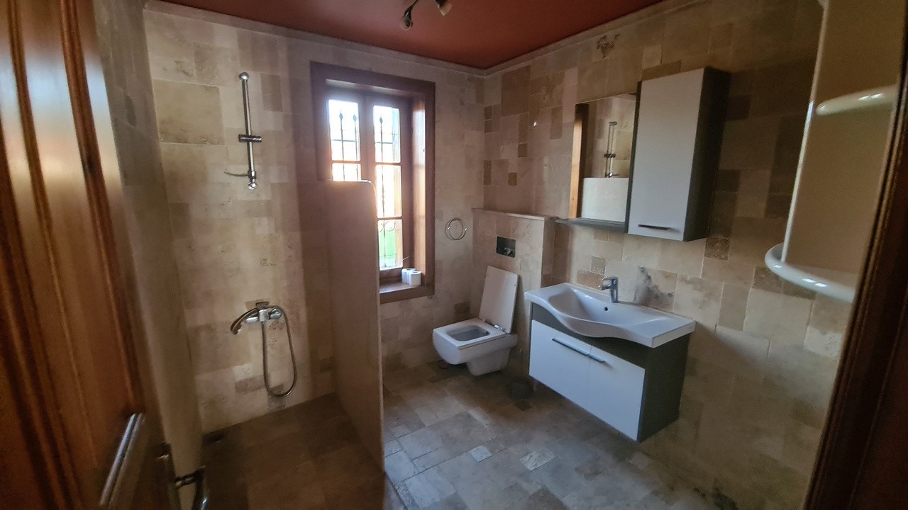 Extraordinary Stone Farm Estate in Şirince – 10,000 m² Private Land | Boutique Hotel License | Exceptional Investment Opportunity