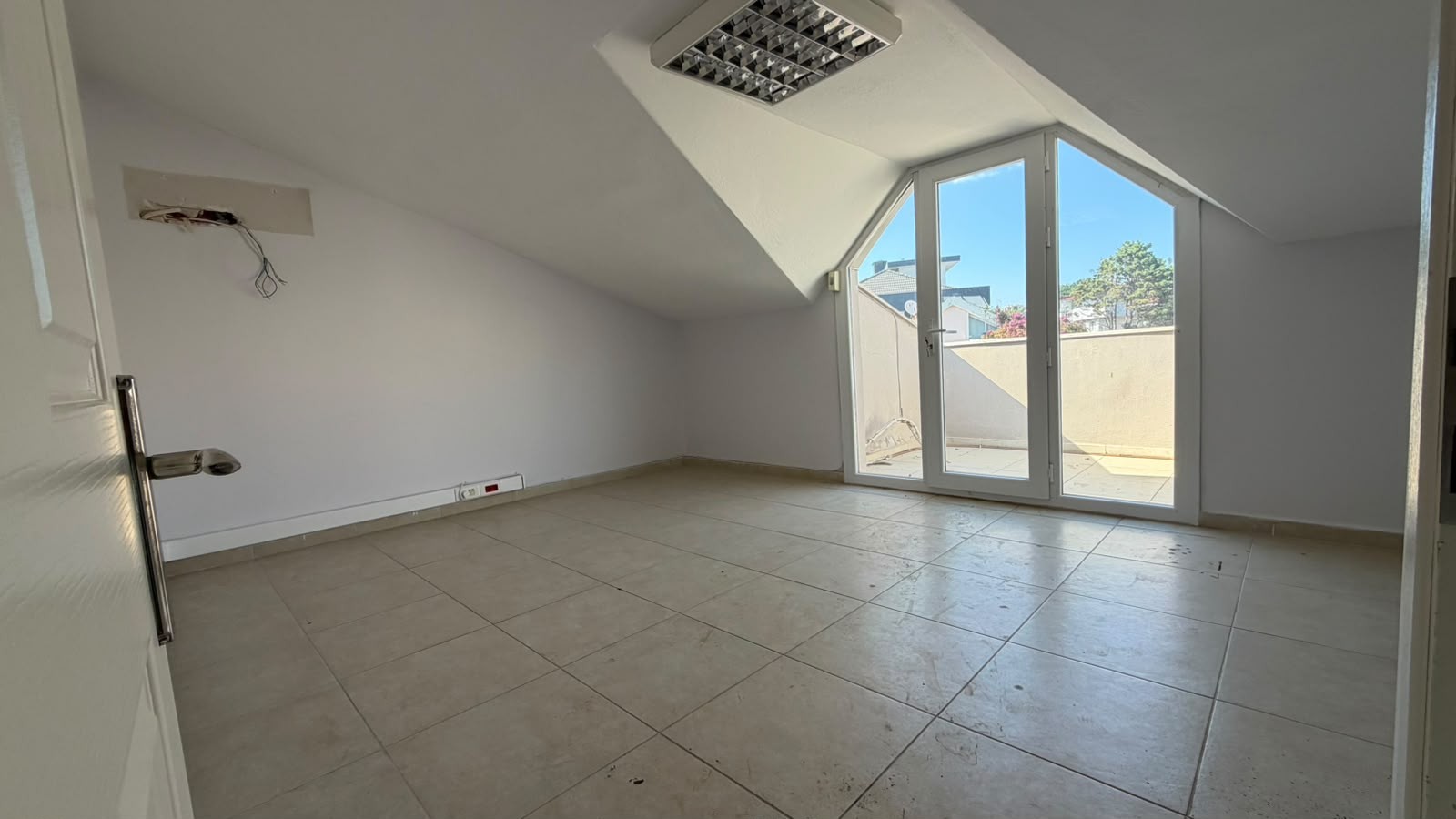 SEA VIEW BUILDING & APARTMENT DEVELOPMENT OPPORTUNITY FOR SALE IN KUŞADASI MARINA DISTRICT