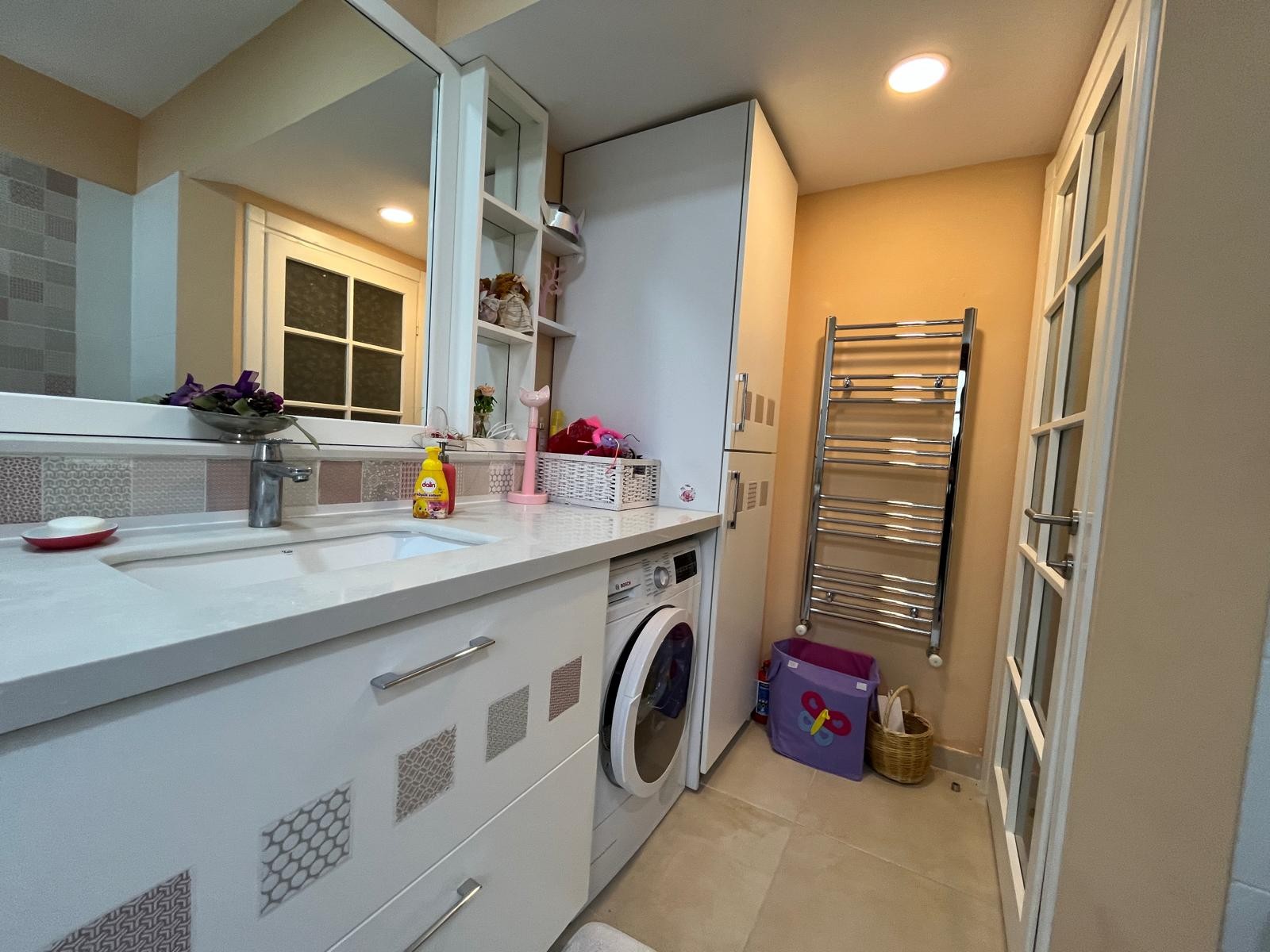 Fully Renovated Spacious Villa in Kuşadası Marina Area – Prime Location with Sea Views Suitable for Citizenship