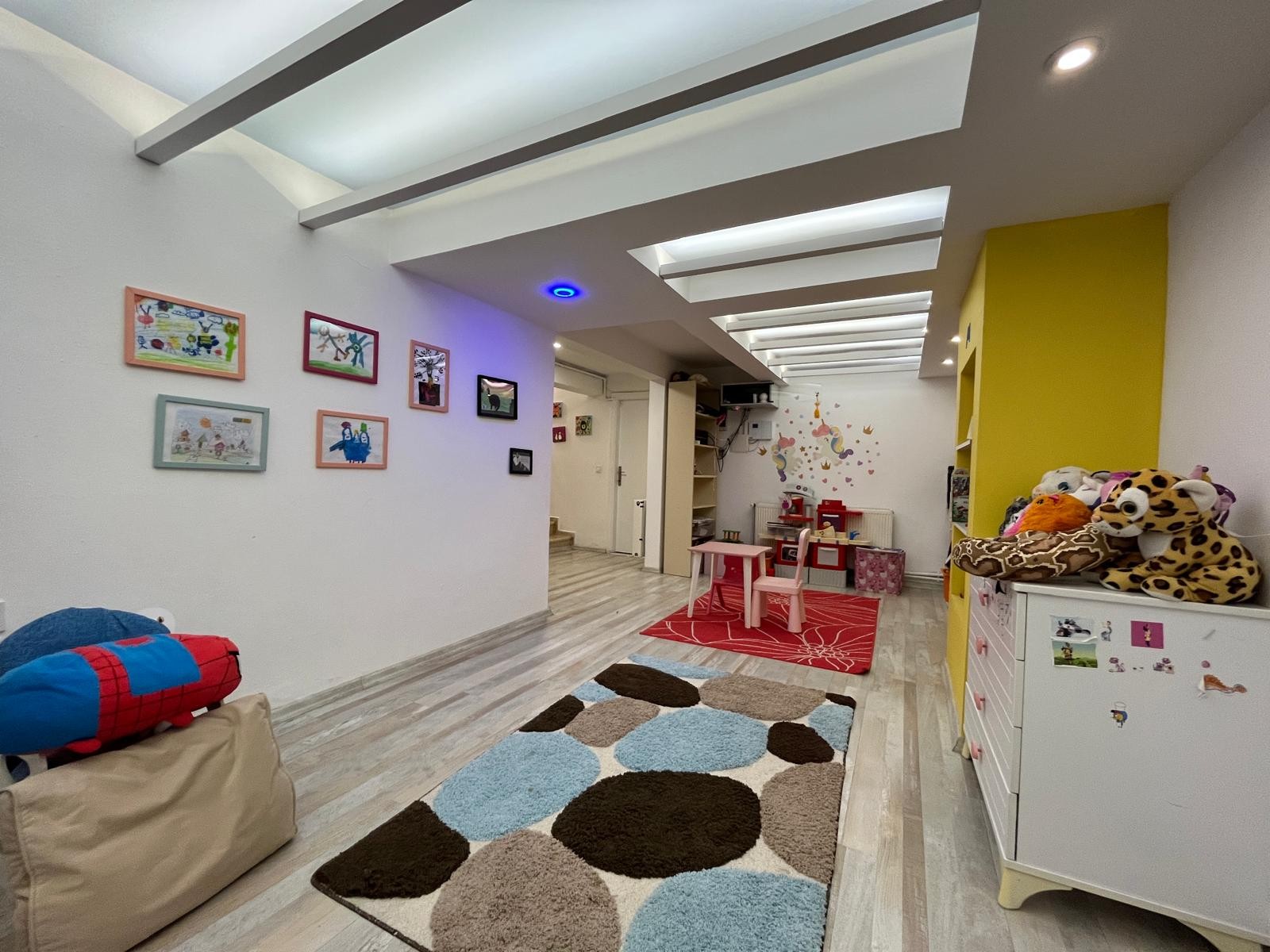 Fully Renovated Spacious Villa in Kuşadası Marina Area – Prime Location with Sea Views Suitable for Citizenship