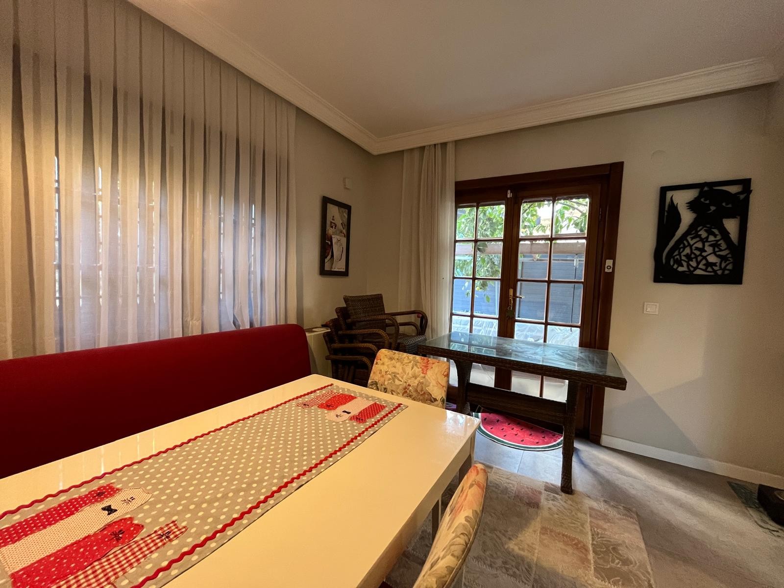 Fully Renovated Spacious Villa in Kuşadası Marina Area – Prime Location with Sea Views Suitable for Citizenship