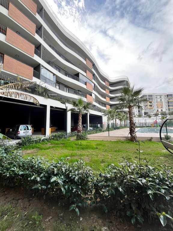 LUXURY 2-BEDROOM APARTMENT IN A SECURE RESIDENTIAL COMPLEX WITH SWIMMING POOL