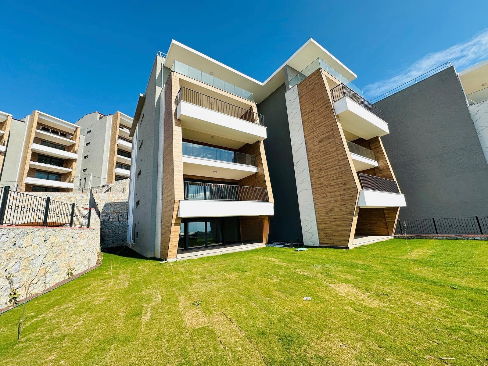 LUXURY 3-BEDROOM APARTMENT WITH UNINTERRUPTED SEA VIEWS KUŞADASI
