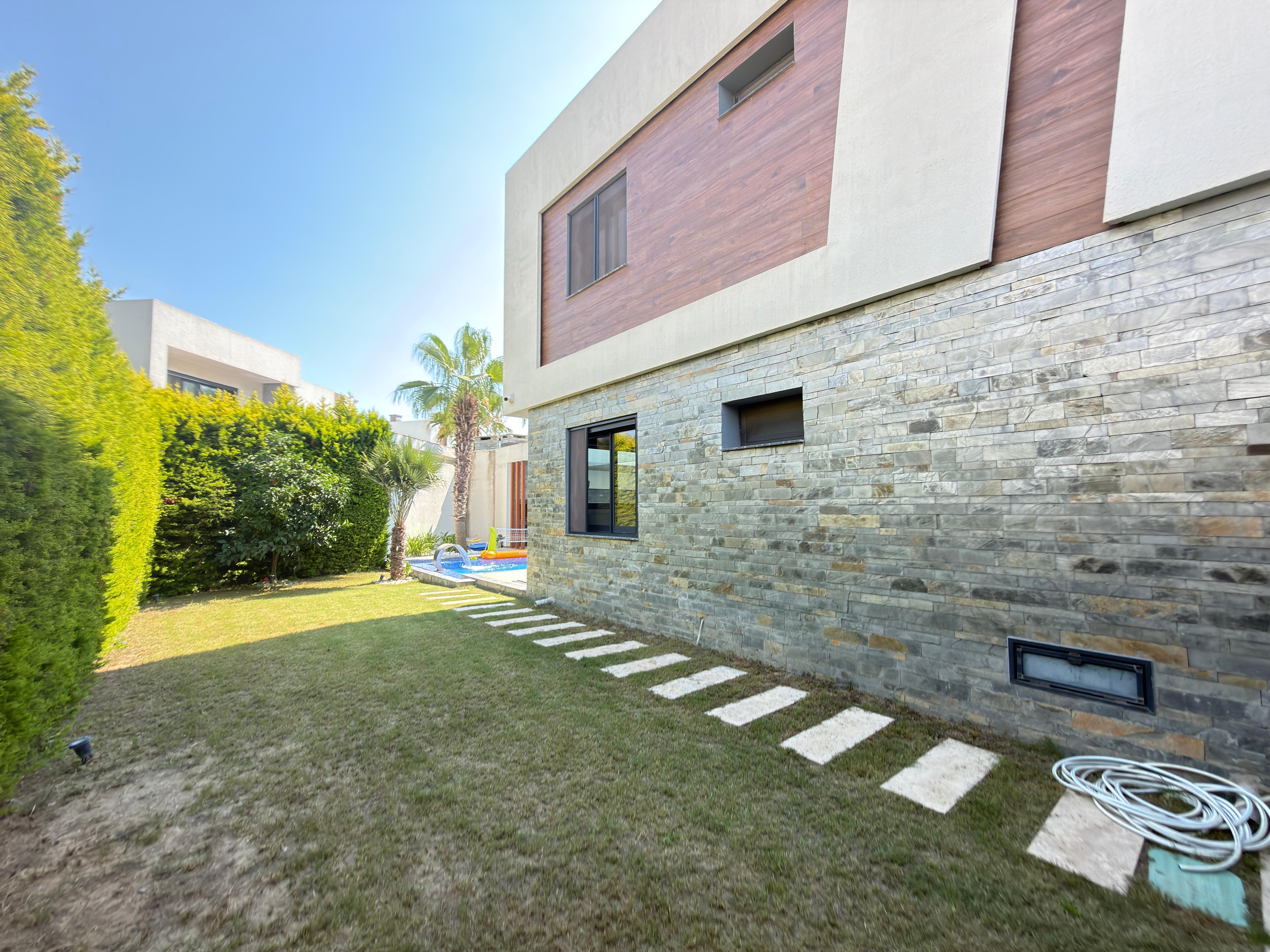 EXCLUSIVE, LUXURIOUS, AND MODERN LIVING IN KUŞADASI!