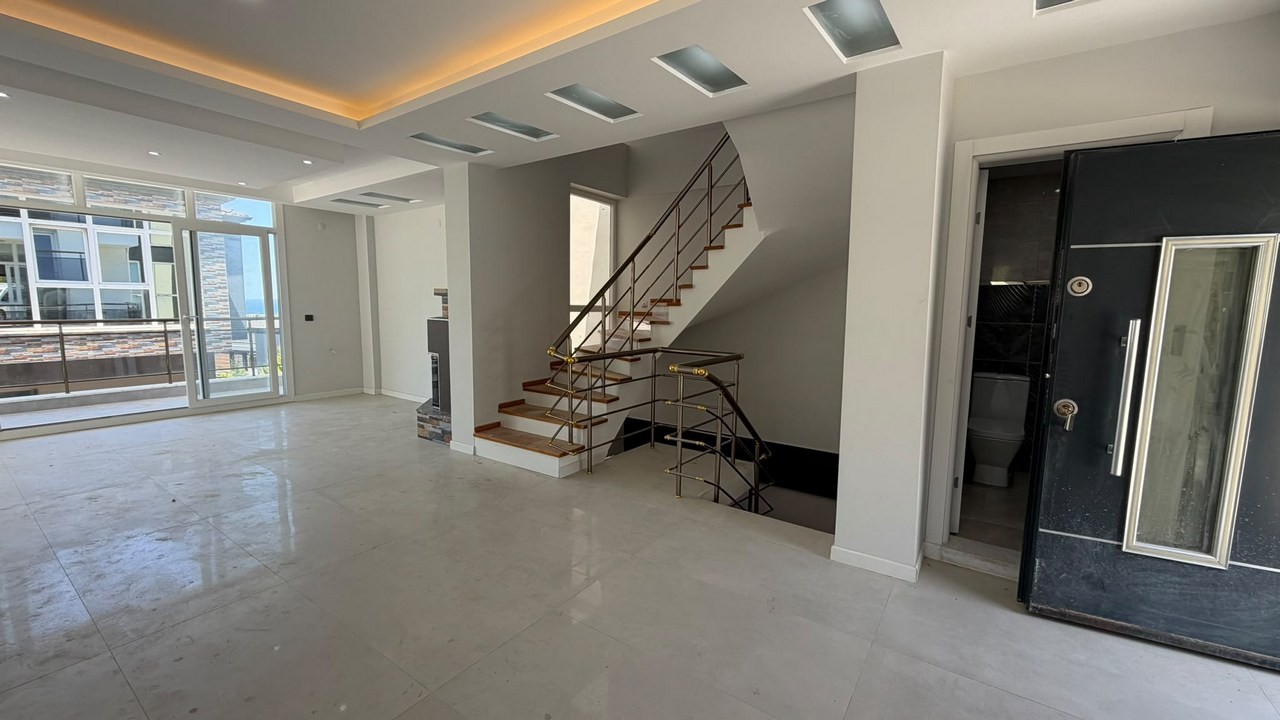PRİVATE DETACHED VİLLA - 1.5 KM TO LONG BEACH