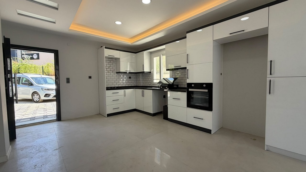 PRİVATE DETACHED VİLLA - 1.5 KM TO LONG BEACH
