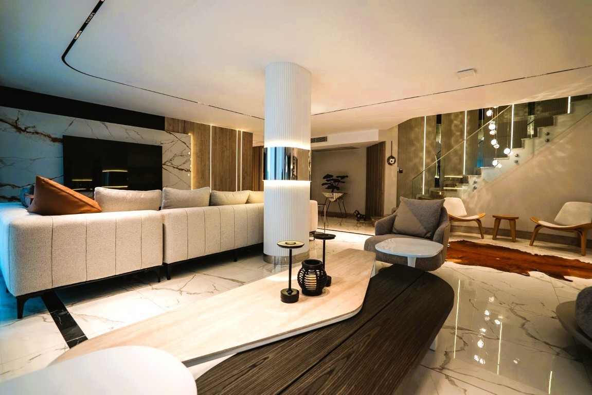 AN ARCHITECTURAL MASTERPIECE WITH BREATHTAKING MARINA VIEWS
