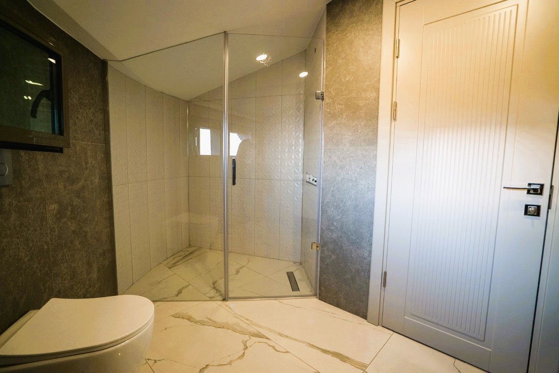 AN ARCHITECTURAL MASTERPIECE WITH BREATHTAKING MARINA VIEWS