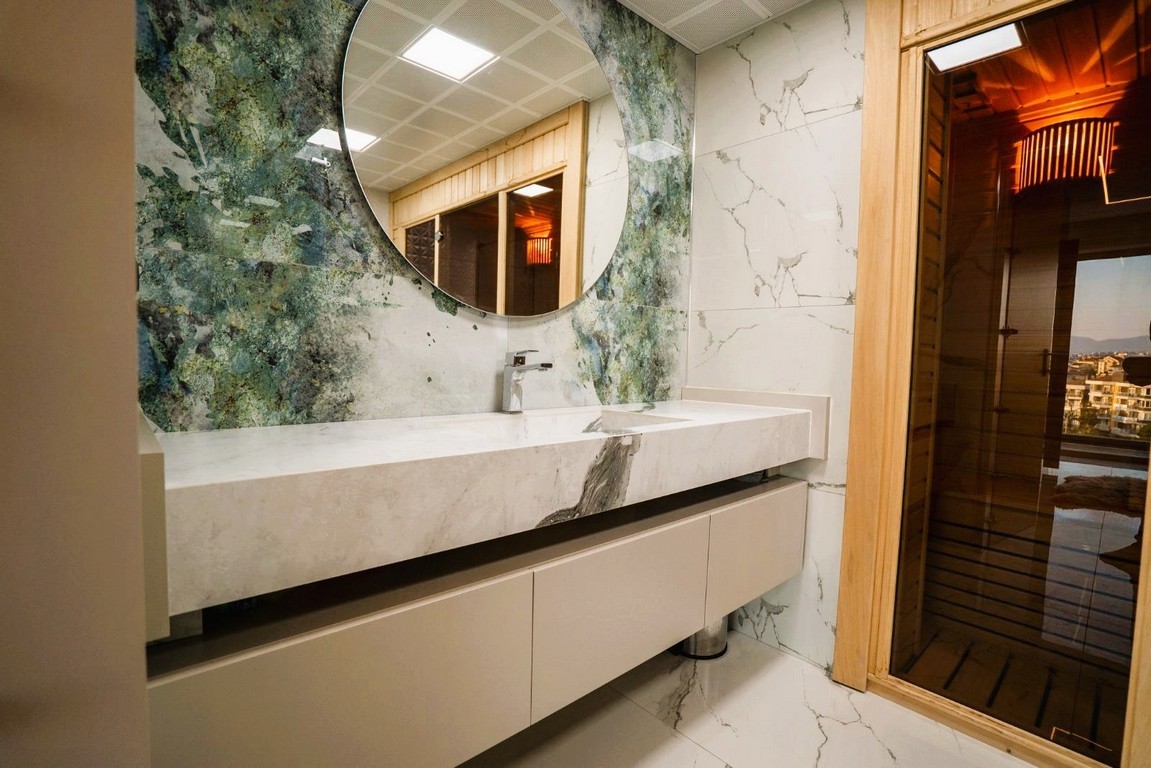 AN ARCHITECTURAL MASTERPIECE WITH BREATHTAKING MARINA VIEWS
