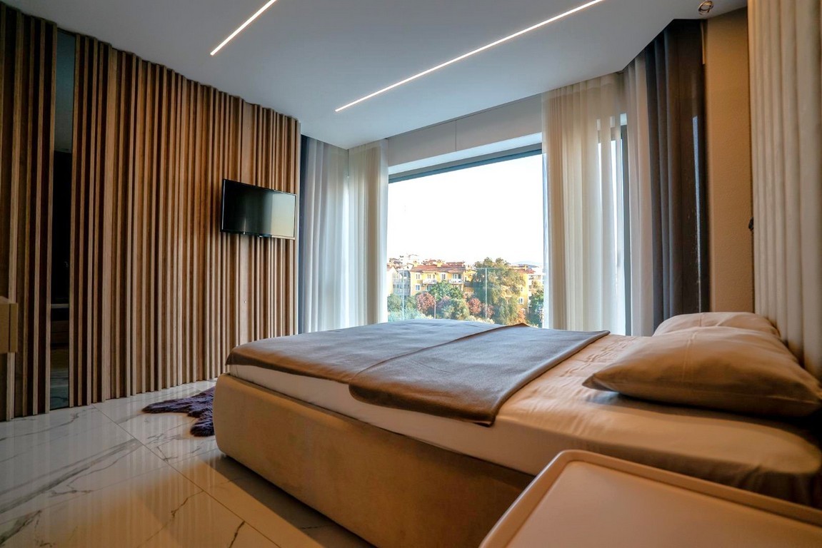 AN ARCHITECTURAL MASTERPIECE WITH BREATHTAKING MARINA VIEWS