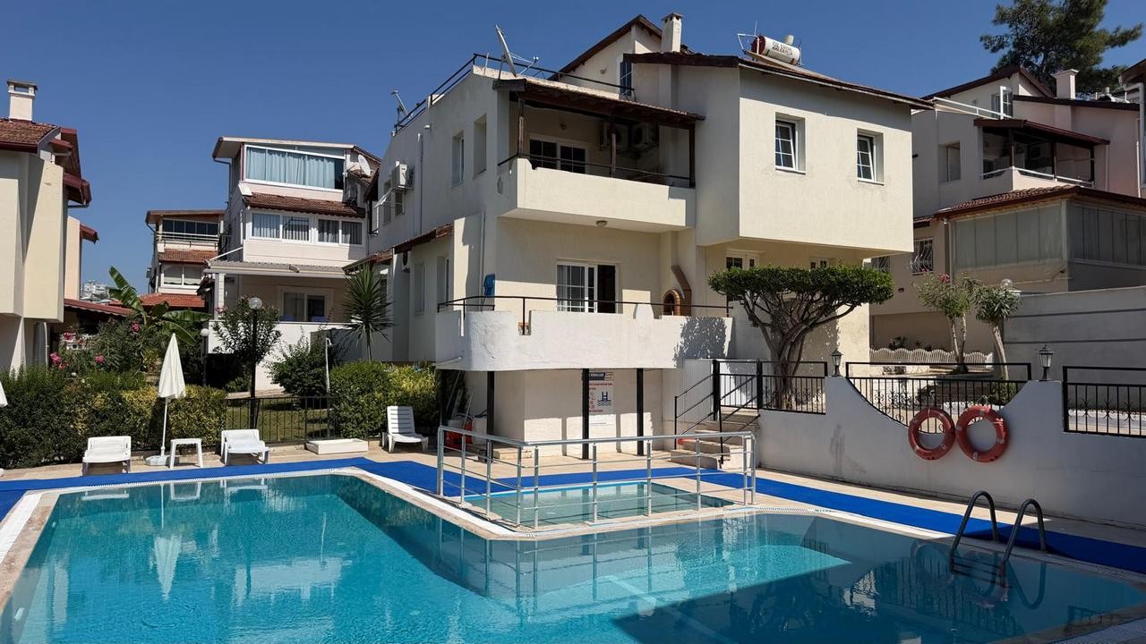 FOR SALE IN KUŞADASI LADIES BEACH | ONLY 400 M TO THE SEA | POOLSIDE CORNER VILLA | 140 SQM NET