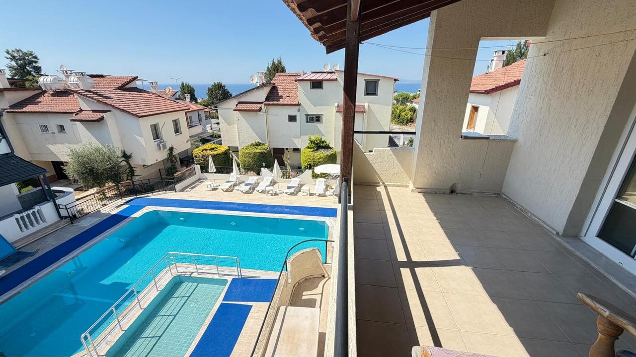 FOR SALE IN KUŞADASI LADIES BEACH | ONLY 400 M TO THE SEA | POOLSIDE CORNER VILLA | 140 SQM NET