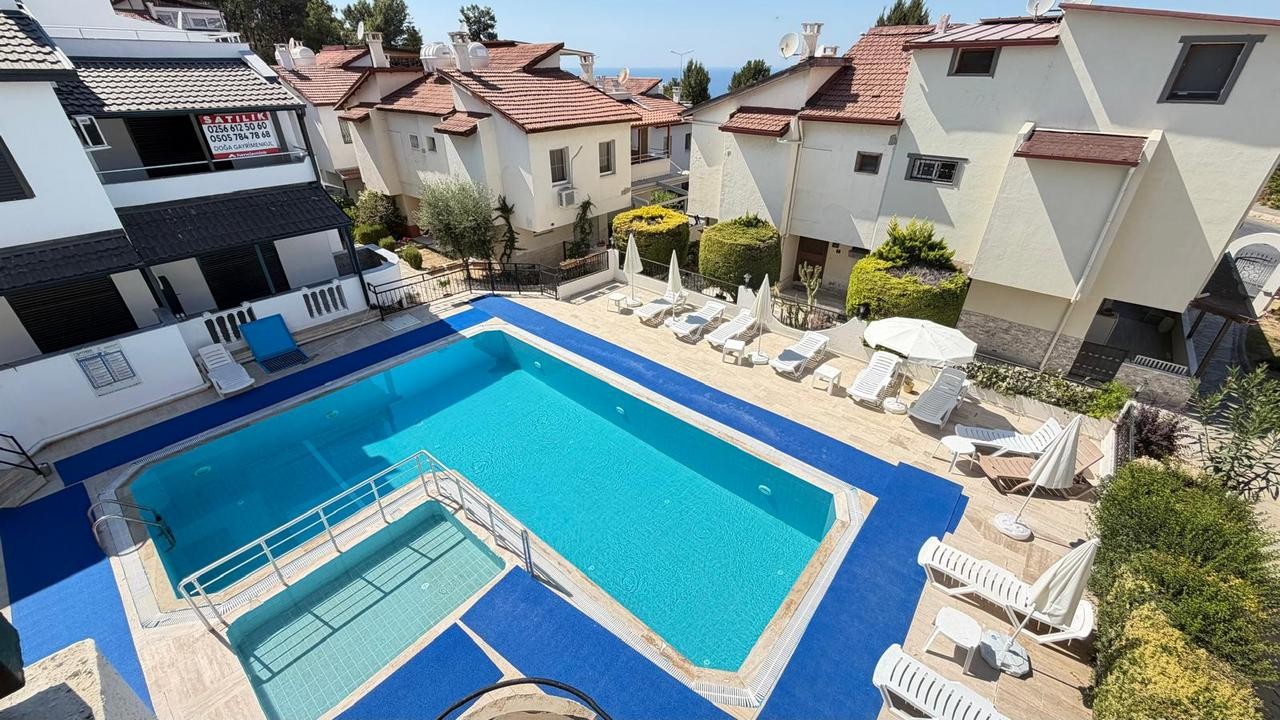 FOR SALE IN KUŞADASI LADIES BEACH | ONLY 400 M TO THE SEA | POOLSIDE CORNER VILLA | 140 SQM NET
